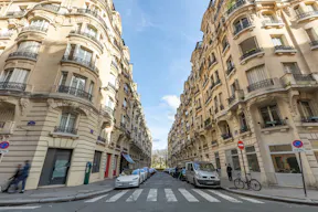 IBE Paris – Studio de caractère à Passy pour showrooms et pop-ups - Image 9
