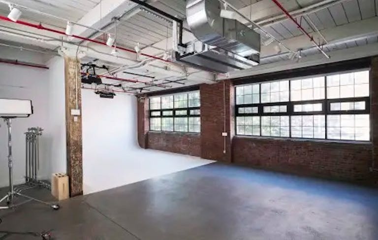 Full Venue: 15,000 sq ft with a Large Event Space + 5 Breakout Rooms in Greenpoint, Brooklyn - Image 4