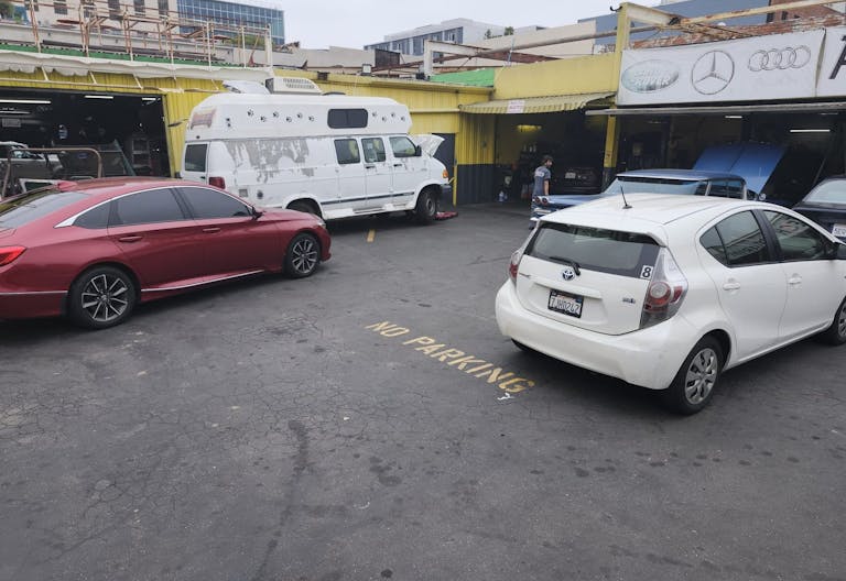 Auto Repair Shop In Hollywood - Image 4