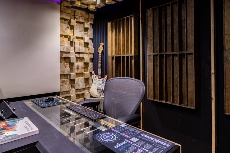 Lieu artistique avec studio créatif à Gare de l'Est - Image 3