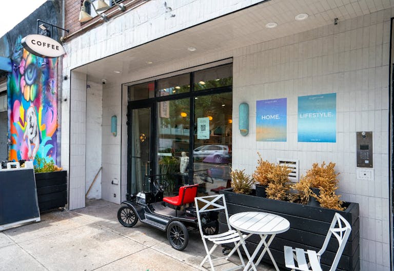 Fashion Pop-up store/Front Store/ Design & Artist Loft in Prime Williamsburg - Image 2