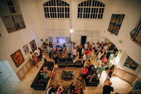 Tranquil Oasis Retreat with Lush Gardens and Modern Amenities Near Miami - Image 5