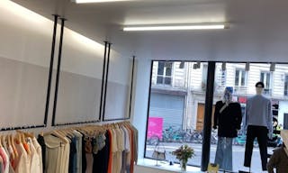 Beautiful Pop Up Boutique on Rue Papillon - Image 4