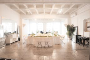 DTLA Grand Loft with High Ceilings - Image 4