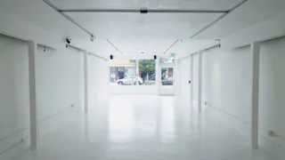 Gloss White Gallery Space on Fairfax Ave - Image 27