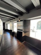 Recently renovated shop in prime 1st arr location in Paris - Image 1