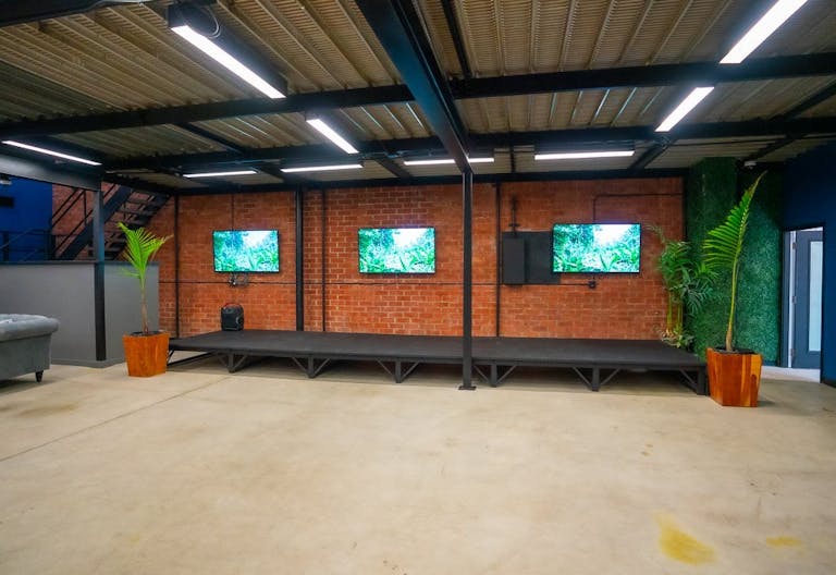 Modern Industrial Warehouse Space in DTLA for events, film/tv and photo shoots - Image 3