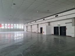 Atypical Space in the 5th arrondissement of Paris - Image 2