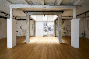 Entire art gallery in Le Marais, Paris - Image 5