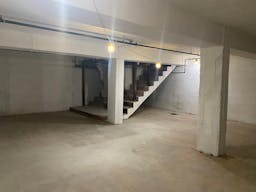 Large Basement space in LA - Image 4