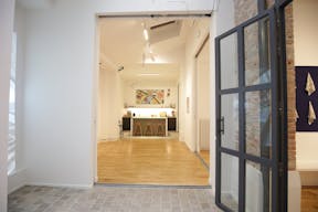 Espace atypique avec cour privative � R�publique / Canal Saint-Martin - Image 8