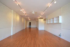 Perfect Retail Space in the Heart of East Hampton - Image 4