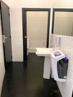 Entire art gallery in Le Marais, Paris - Image 25