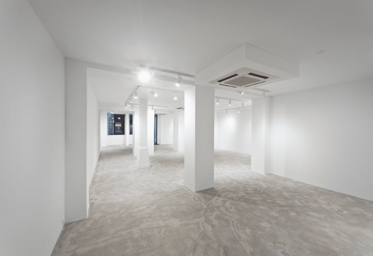 Rue Chapon Showroom - Image 4