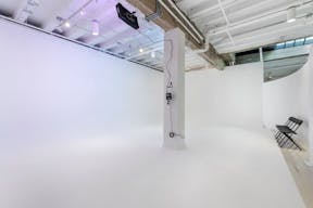 PRE-LIT (RGB) WHITE CYC STUDIO | PRIVATE HAIR, MAKEUP AND VANITY SPACE - Image 0