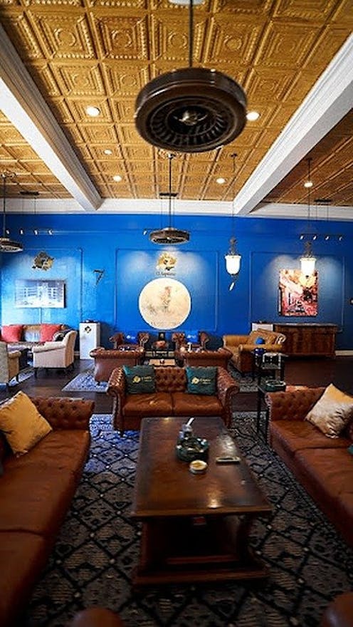 Hollywood Cigar Bar & Lounge - Image 0