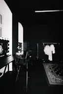 Studio Stellar, a versatile sunlit space. - Image 6