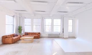 16B Manhattan Showroom & Meeting rental space - Image 10