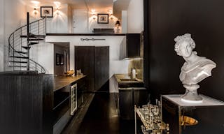 Classically Elegant Soho Duplex - Image 14