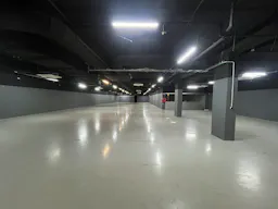 Espace Commercial Pop-Up de 868 m² au Cœur de Liège, Passage Piéton Premium (Place Saint-Lambert) - Image 3