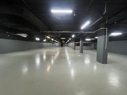 Espace Commercial Pop-Up de 868 m² au Cœur de Liège, Passage Piéton Premium (Place Saint-Lambert) - Image 3