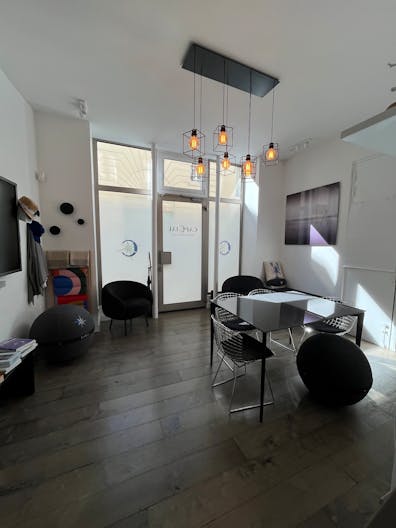 Opportunité Exceptionnelle pour Votre Showroom à Paris - Image 1