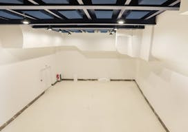 Historically classed store in Saint-Germain - Image 6