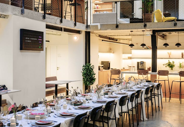 Espace �v�nementiel - ambiance industrielle et moderne- agencement modulaire - Image 1