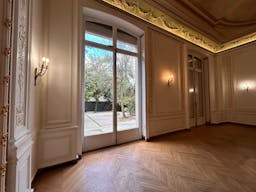 hotel particulier en plein coeur de Paris avec Jardin - Image 7