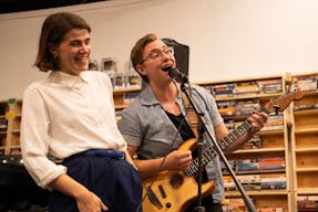 Store Stage at Nivessa Hollywood - Image 31