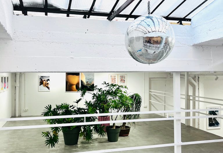 Ancien atelier devenu espace d'art au c?ur du Port de Nice - Image 4