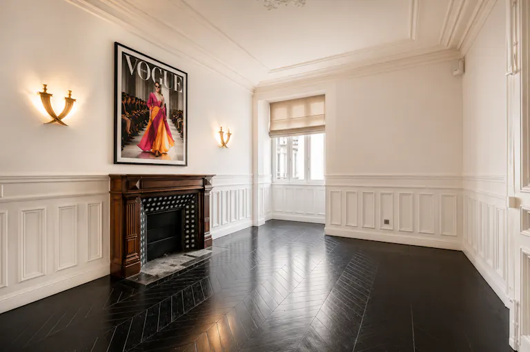 Chic Parisian Apartment – Fashion Showroom, Paris Champs-Élysées  - Image 4
