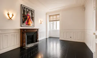 Chic Parisian Apartment – Fashion Showroom, Paris Champs-Élysées - Image 4