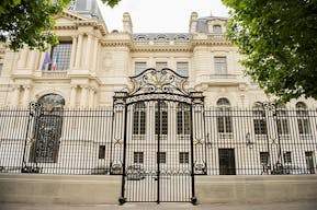 Unique Space in the Heart of 8th District - Image 0