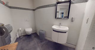 Central Paris Showroom next to Louis Vuitton HQ near Marais - Image 6