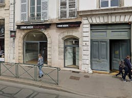 Boutique Busy Environment - Lyon Hyper-Centre - Image 0