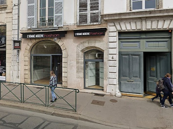 Boutique Busy Environment - Lyon Hyper-Centre - Image 0