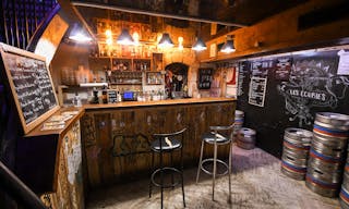 Bar atypique d�cor� par des artistes en plein quartier Montorgueil - Image 2