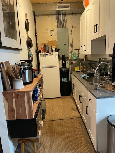 2300 SF Williamsburg WareHouse - Image 4