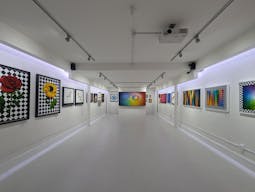 Gloss White Gallery Space on Fairfax Ave - Image 4