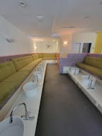 Prime location - Upper East St. Pop Up store Location ! - Image 7