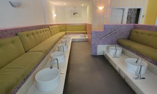 Prime location - Upper East St. Pop Up store Location ! - Image 7