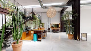 Raw Elegance: 300 sqm Industrial Open Space for Creative Projects, Showrooms and more. - Image 2