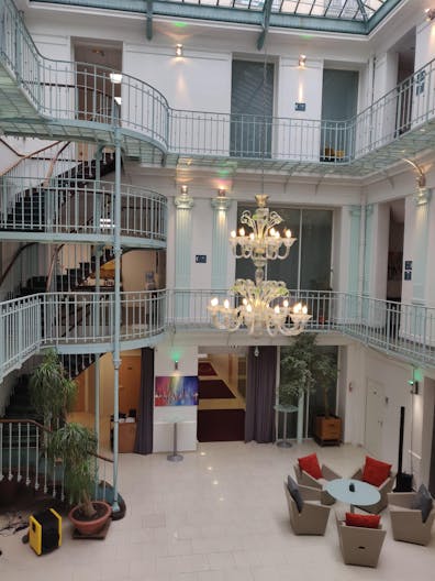 Atypical Space in the heart of Sentier - Image 1