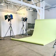 Showroom in Folie-M�ricourt - Image 13