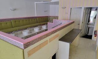 Prime location - Upper East St. Pop Up store Location ! - Image 0