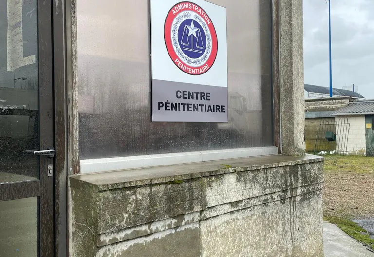 Décor/Lieu de tournage: Prison - Image 1