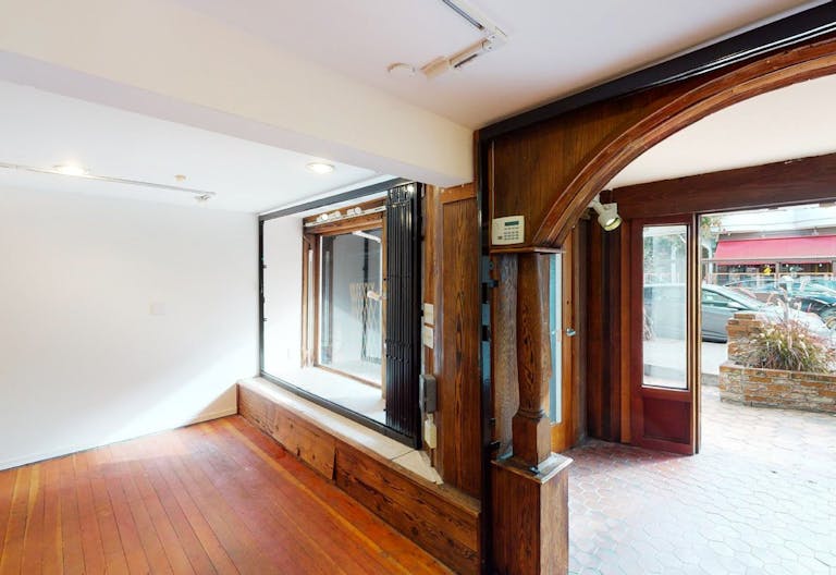 Street level Retail space with ample foot traffic - Image 1