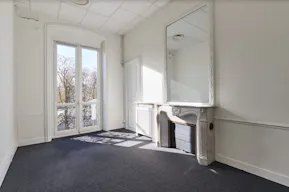 Apartment for Rent - Paris 8th Near Triangle d'Or - Ideal Showroom / Office - Image 13