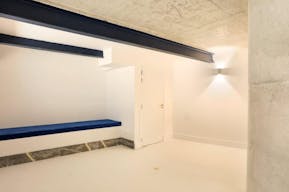 Historically classed Showroom in Saint-Germain - Image 8